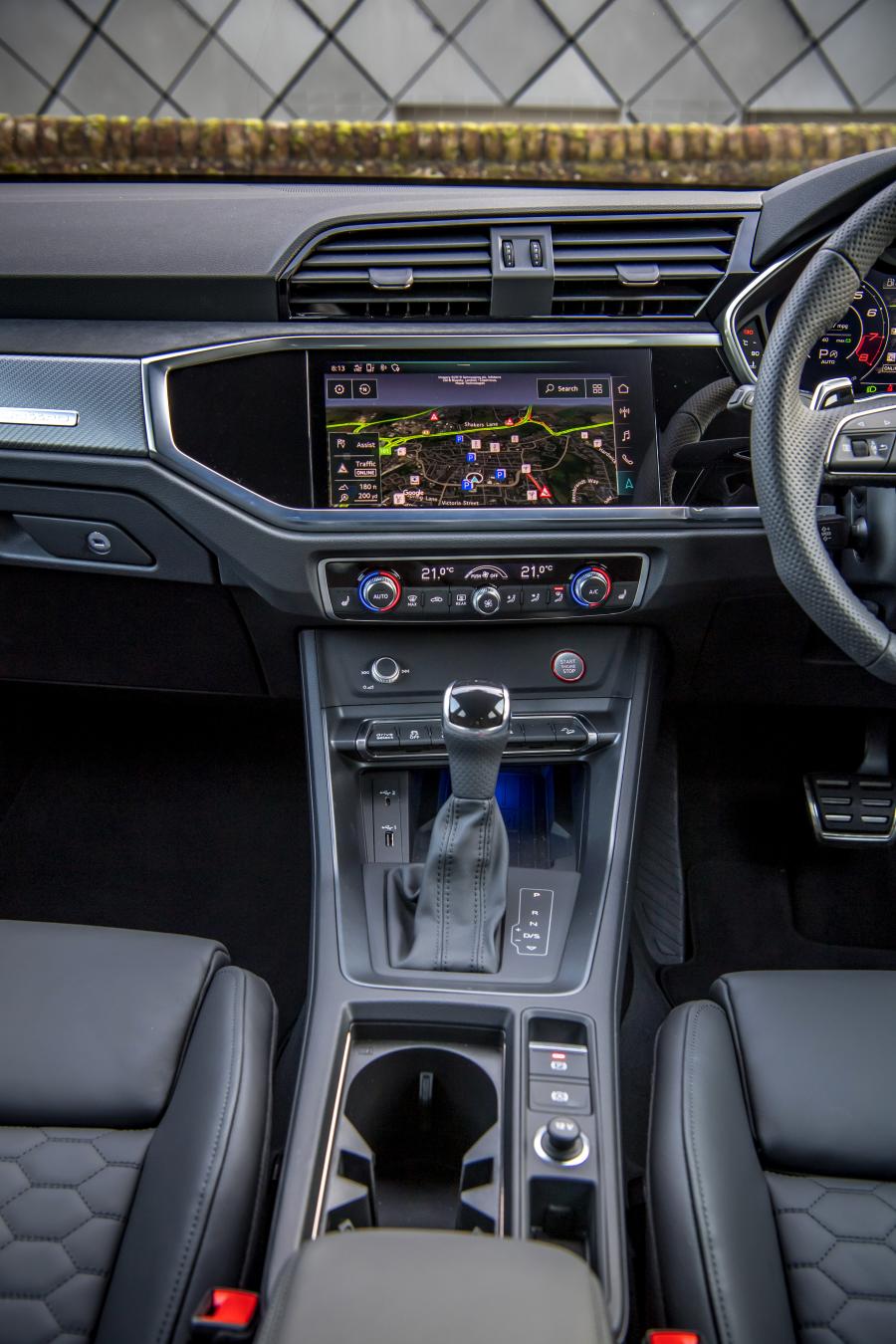 Интерьер Audi RS Q3 Sportback 2019 года  (UK) (фото 65 из 71)